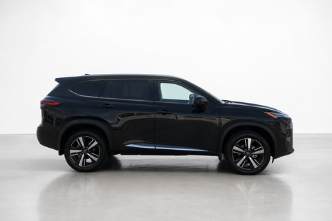 2023 Nissan Rogue — view 4