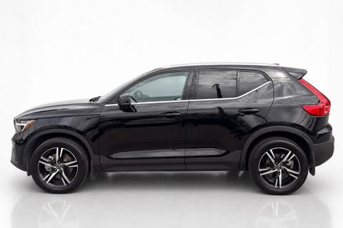 2025 Volvo XC40 — view 8