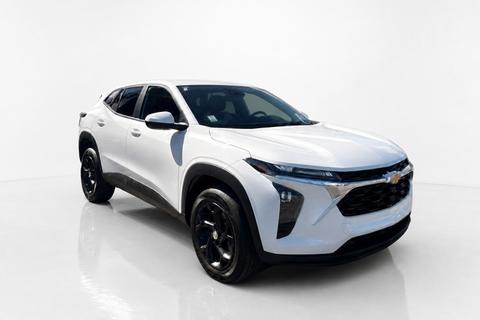 2025 Chevrolet Trax — view 3