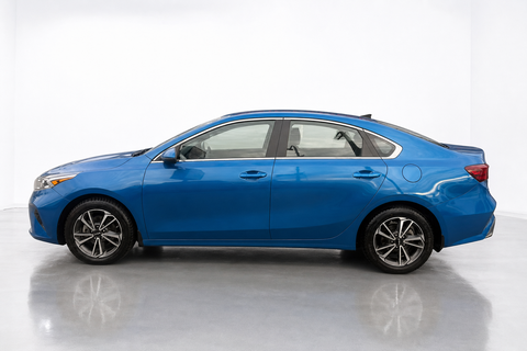 2023 Kia Forte — view 8