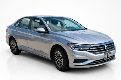 2021 Volkswagen Jetta Sedan — view 3