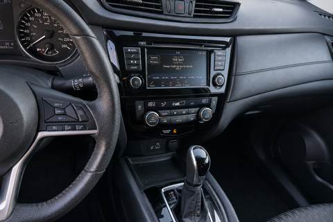 2020 Nissan Rogue — view 10