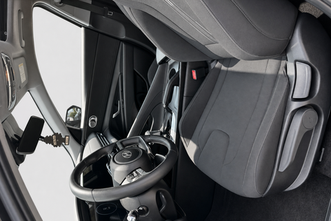 2025 Hyundai Elantra — view 12