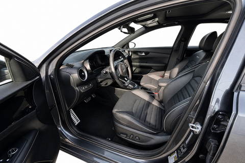 2024 Kia Forte — view 11