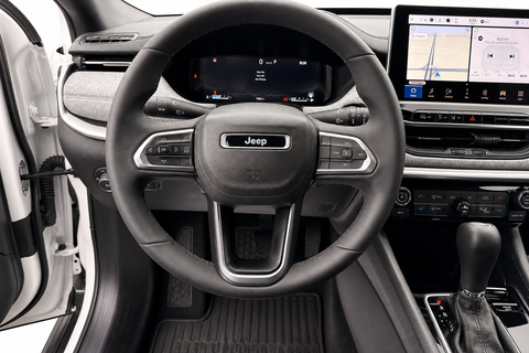 2025 Jeep Compass — view 14