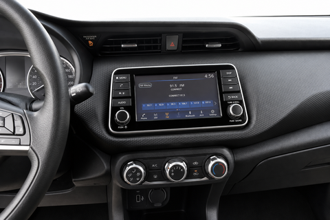 2025 Nissan Kicks Play — view 11