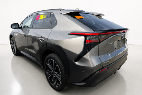 2024 Toyota bZ4X — view 3