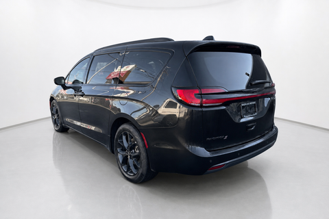 2023 Chrysler Pacifica — view 6