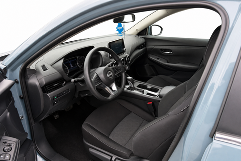 2025 NISSAN Sentra — view 9