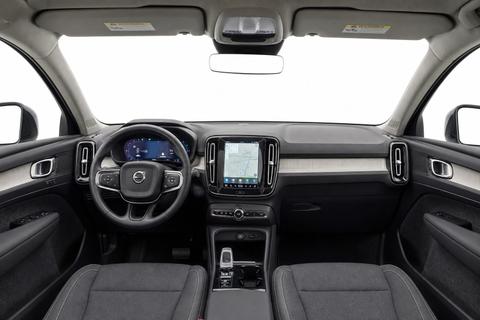 2025 Volvo XC40 — view 15