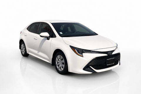 2022 Toyota Corolla 5-Door — view 3
