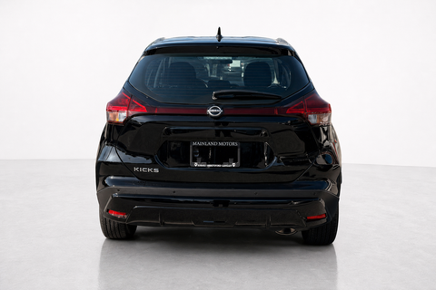 2025 Nissan Kicks Play — view 5