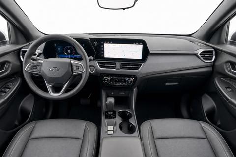 2025 Volvo XC40 — view 12