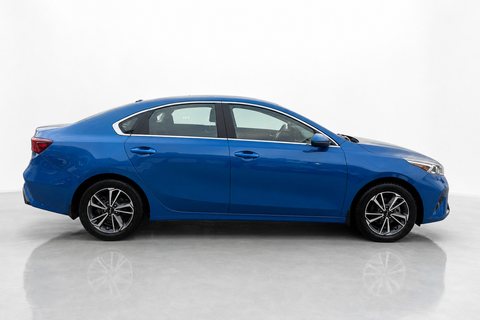 2023 Kia Forte — view 4