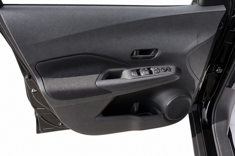 2025 Nissan Kicks Play — view 9