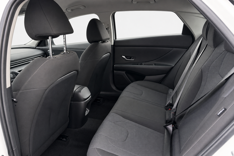 2025 Hyundai Elantra — view 13