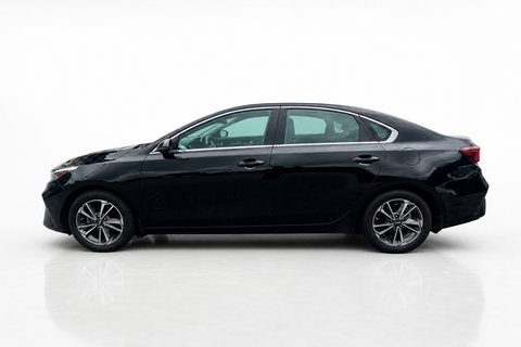 2023 Kia Forte — view 6