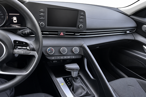 2023 Hyundai Elantra — view 10