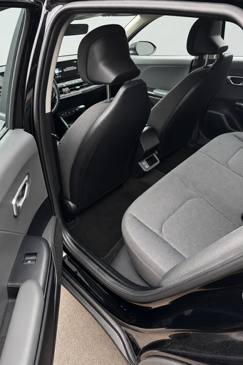 2025 Kia K4 — view 4
