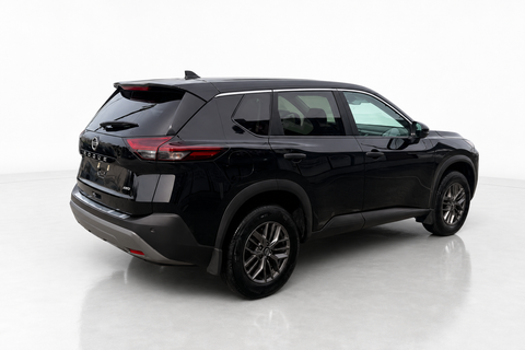 2023 Nissan Rogue — view 4