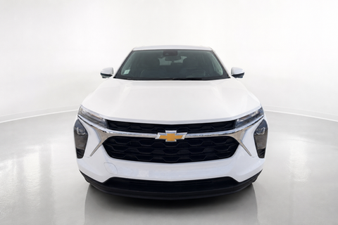 2025 Chevrolet Trax — view 2