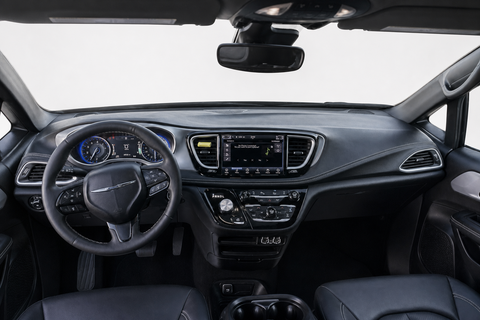 2023 Chrysler Pacifica — view 7