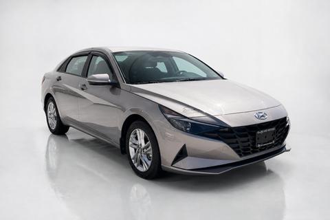 2023 Hyundai Elantra — view 3
