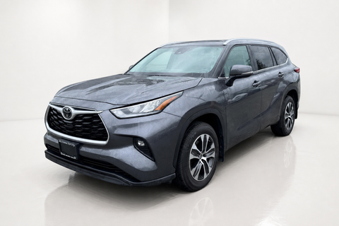 2023 Toyota Highlander — view 1