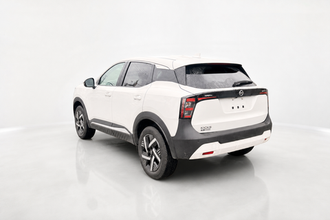 2025 Nissan Kicks — view 5