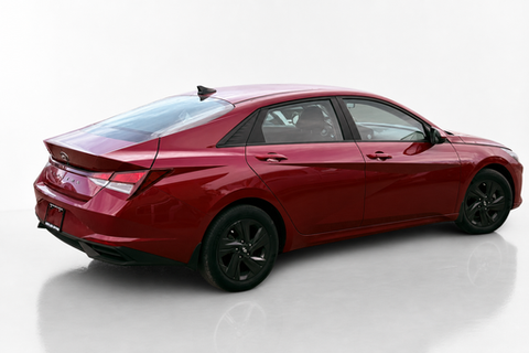 2022 Hyundai Elantra — view 4