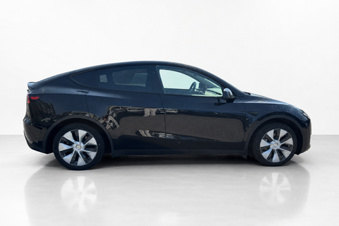 2024 Tesla Model Y — view 4